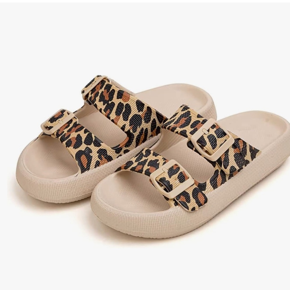 FUHUAQI 
Mens Womens Cloud Slides Thick Bottom Slippers Retro Leopard Print